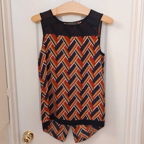 Suzy Shier Geometric Top with Opened Back - Picture 1 of 4